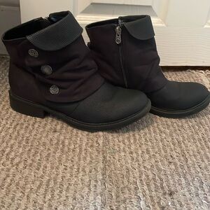 Blowfish Malibu Black Suede Nubuck Boots size 9